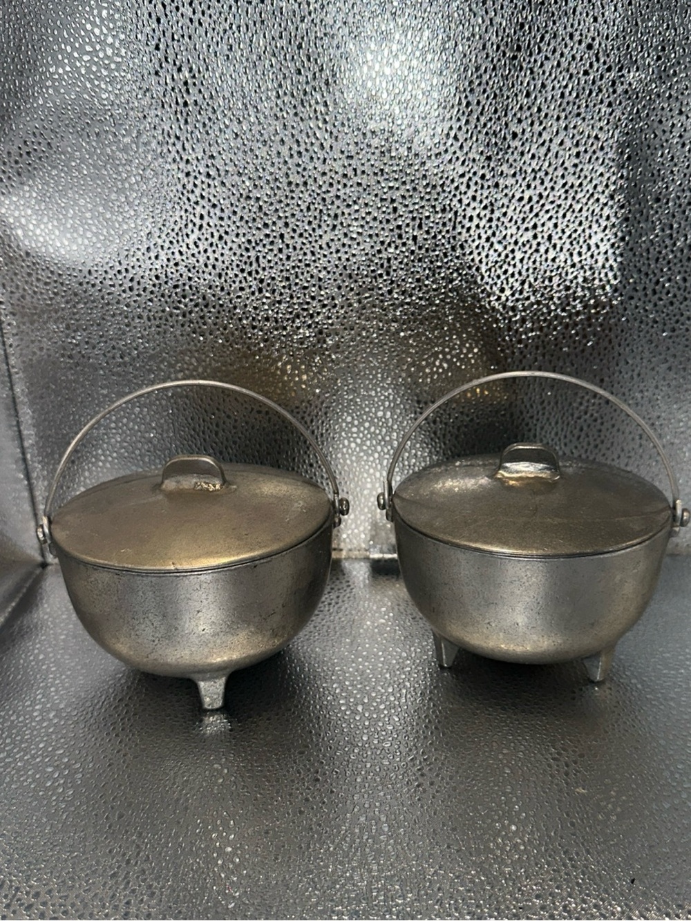 2 Vintage Style Mini Cauldron Pair with Lids Kettle pot Minalloy 5”x3” cast